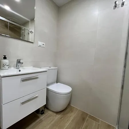 Estudio Turistico Bythesea Фуэнхирола